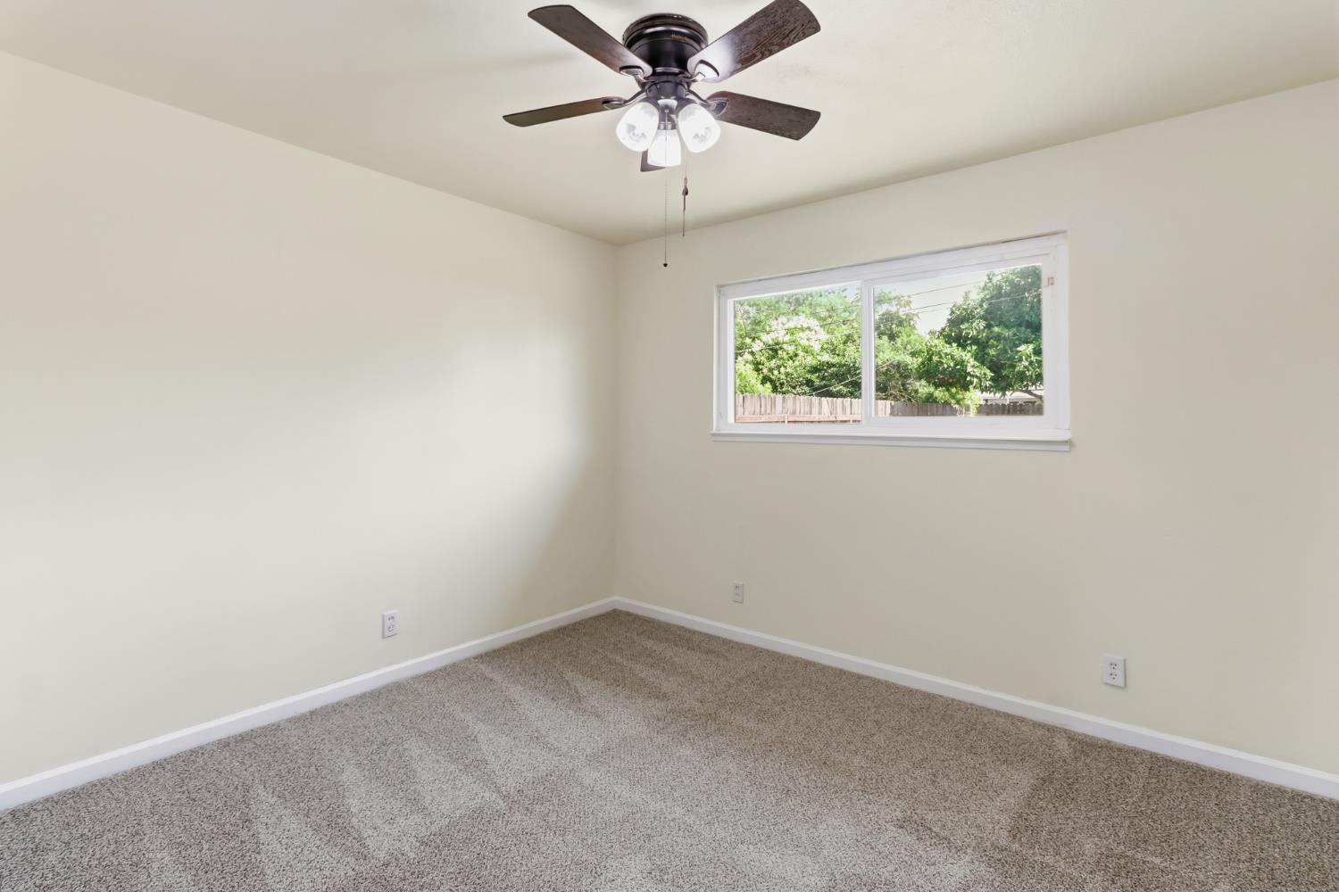 2405 El Lujo Way