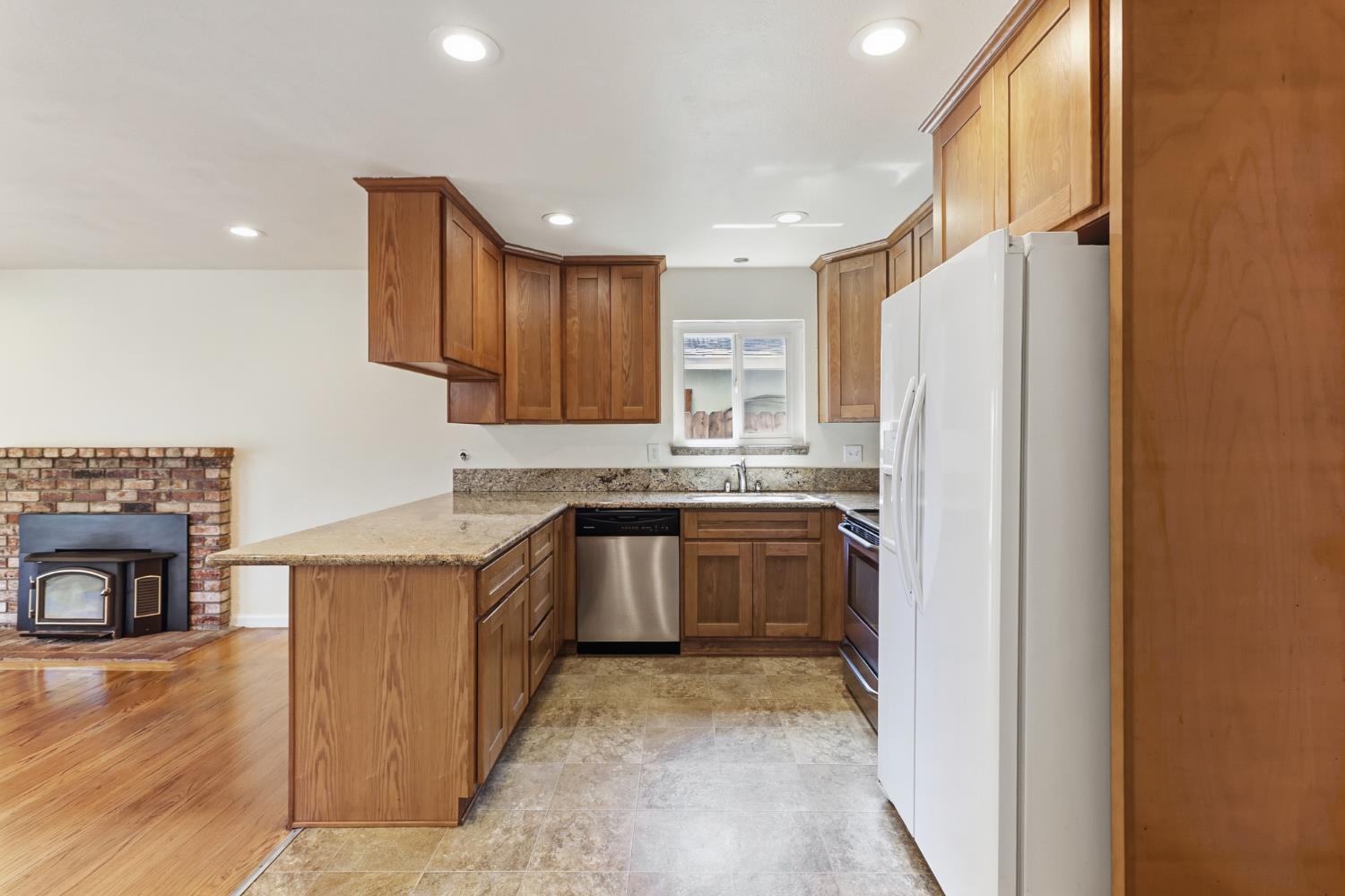 2405 El Lujo Way
