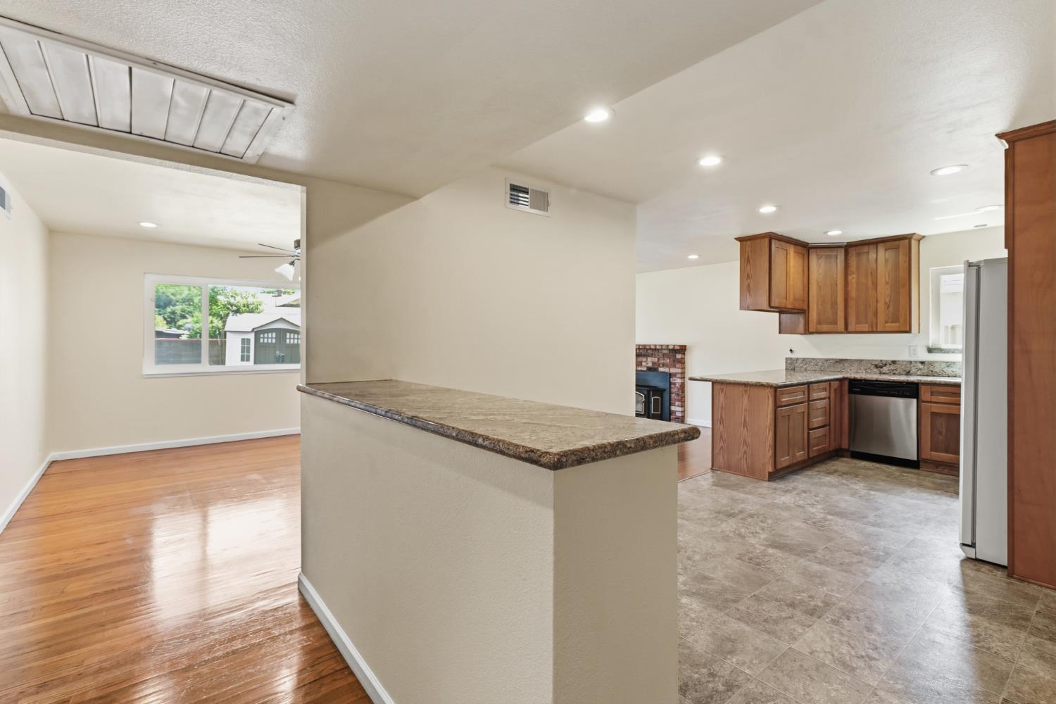 2405 El Lujo Way