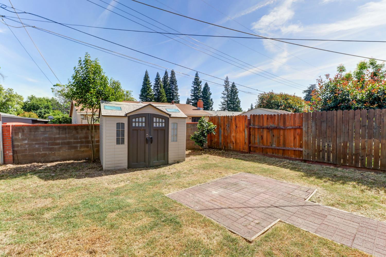 2405 El Lujo Way