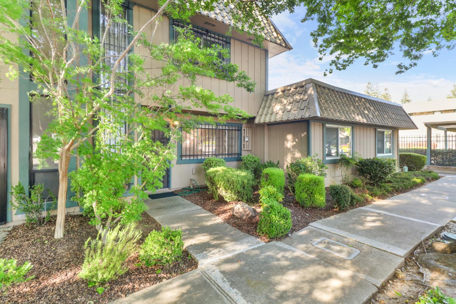 2155 Cottage Way