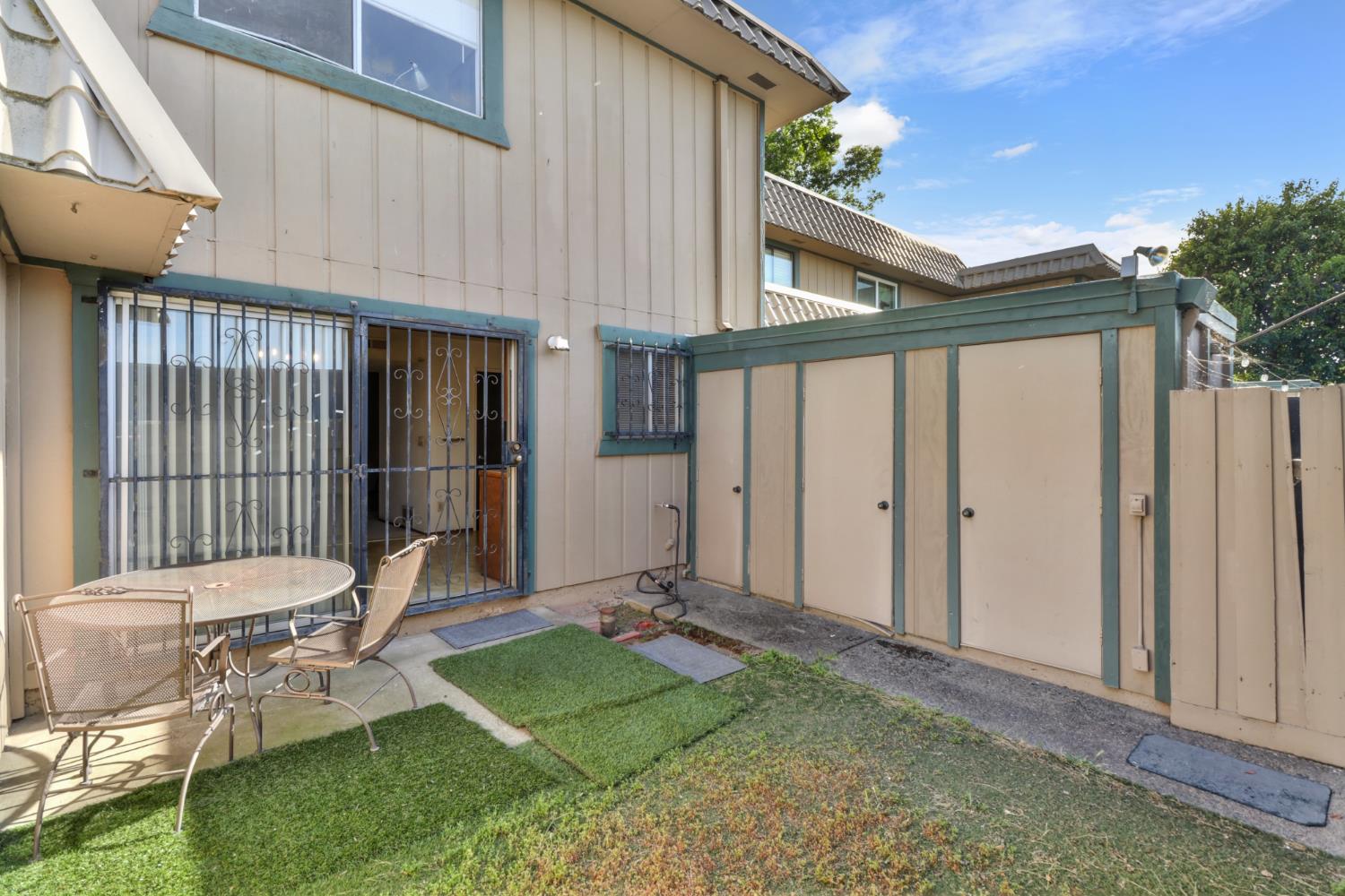 2155 Cottage Way