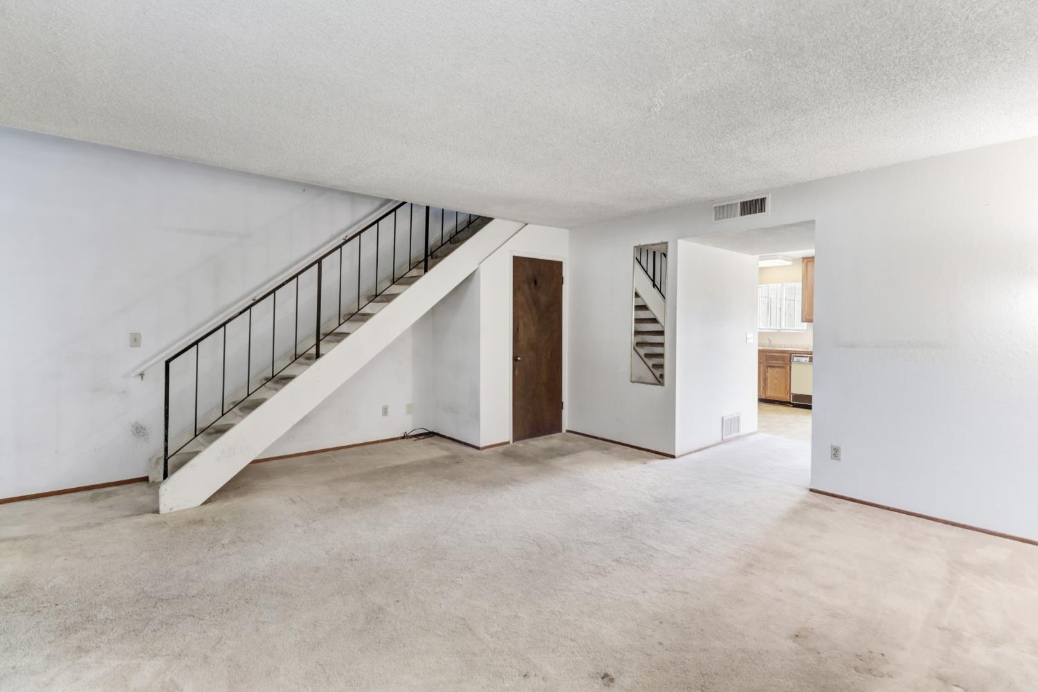 2155 Cottage Way