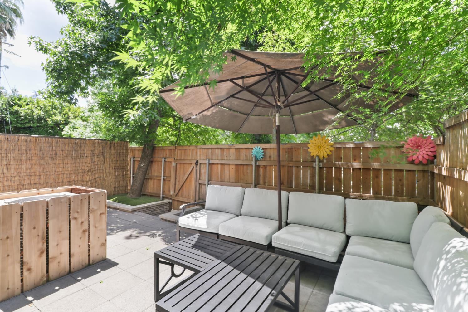 5233 Lake Knoll Lane