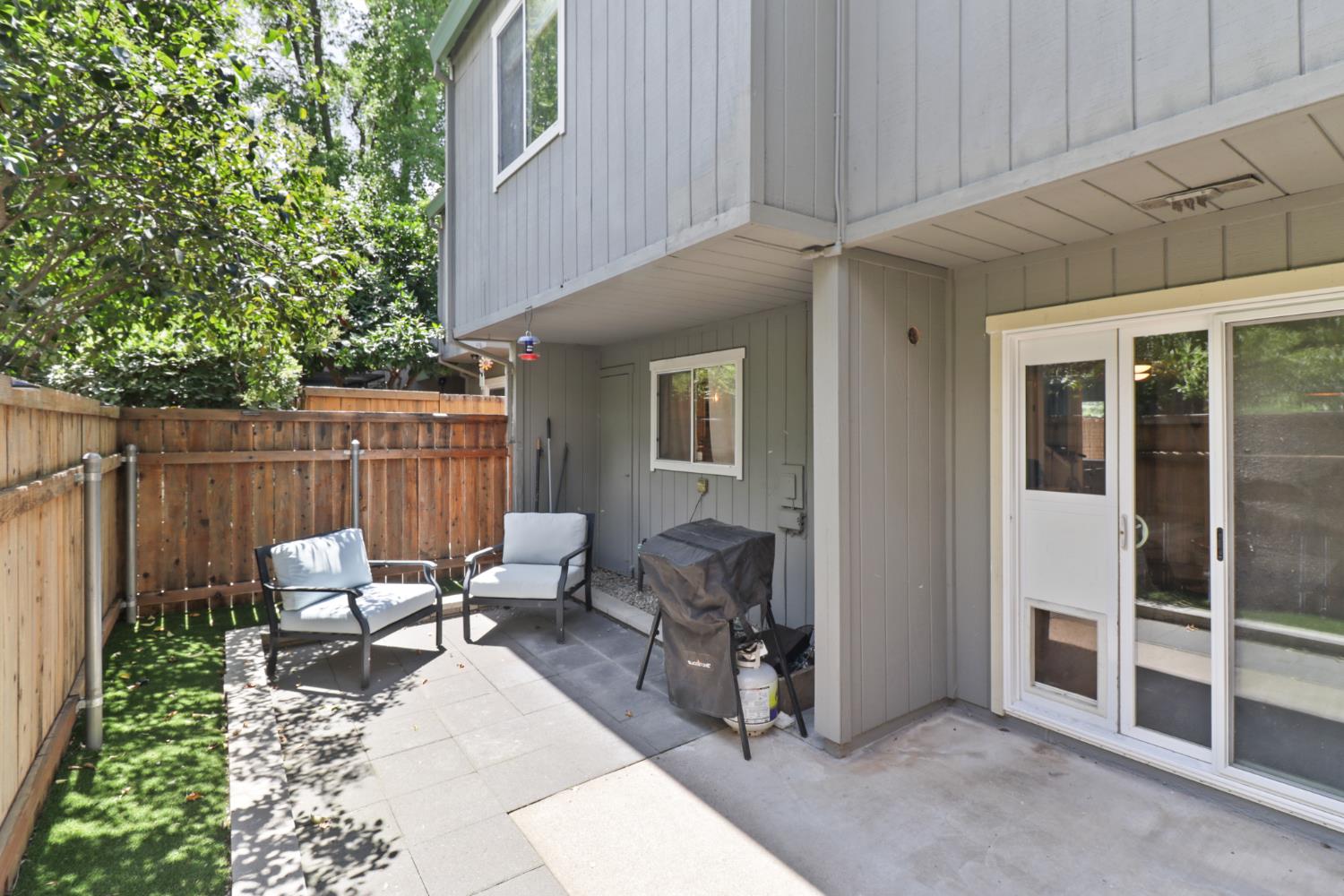 5233 Lake Knoll Lane