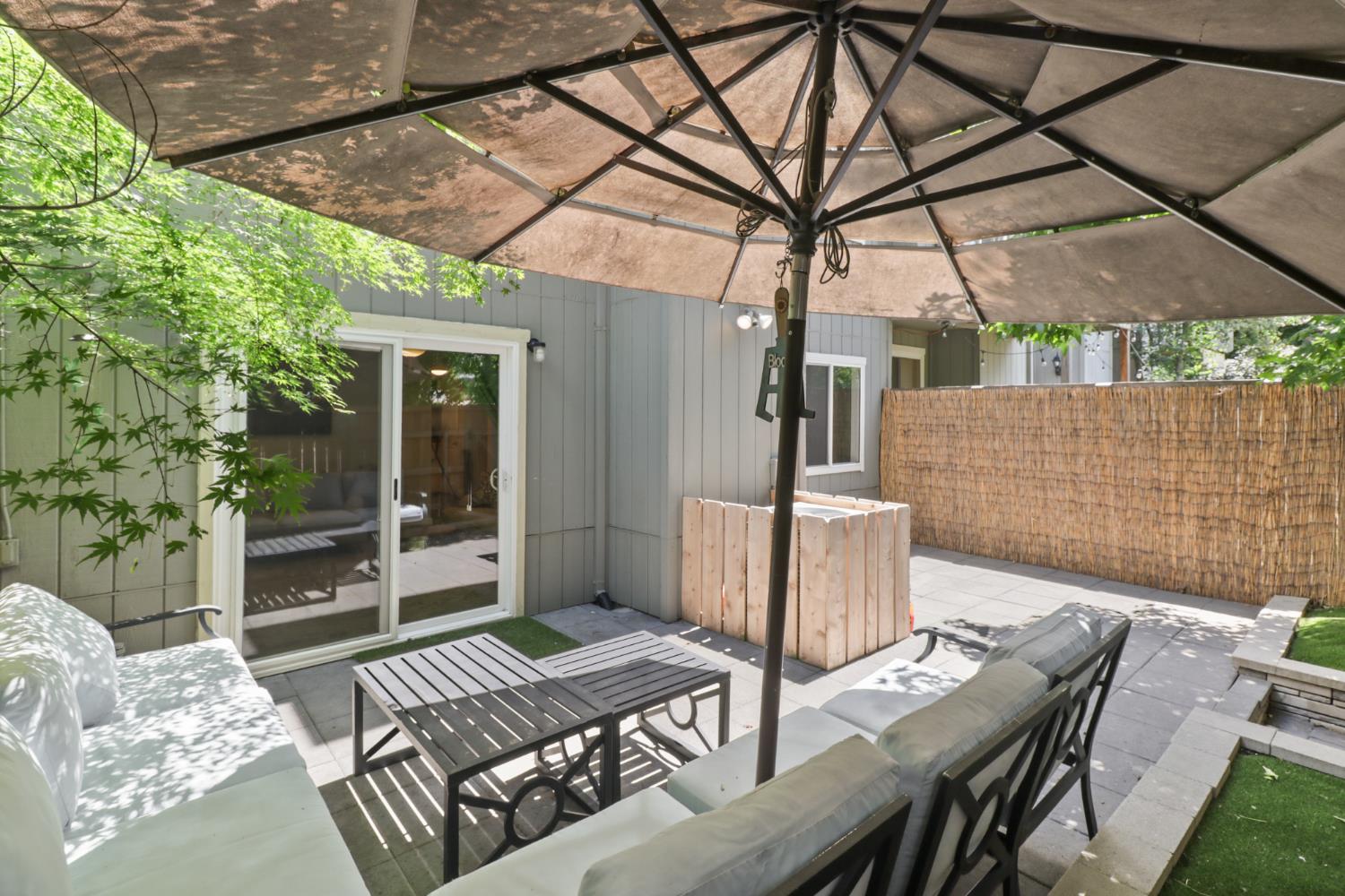 5233 Lake Knoll Lane