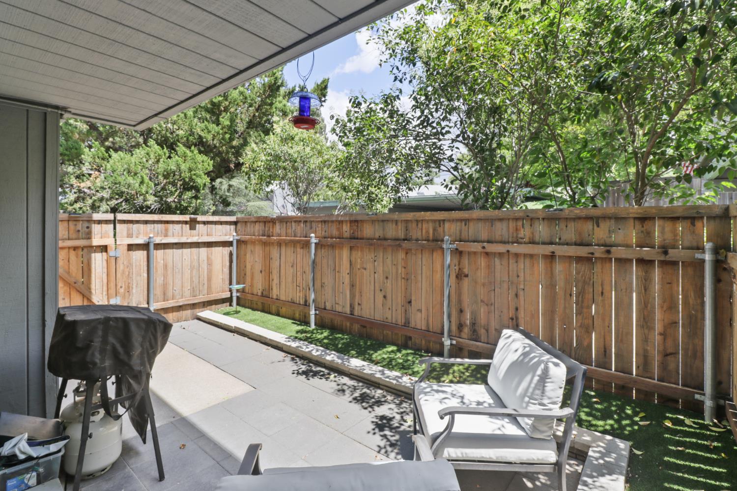 5233 Lake Knoll Lane