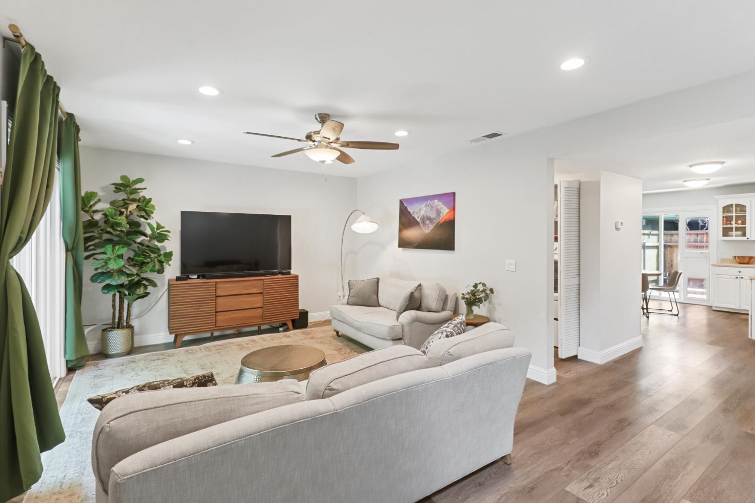 5233 Lake Knoll Lane