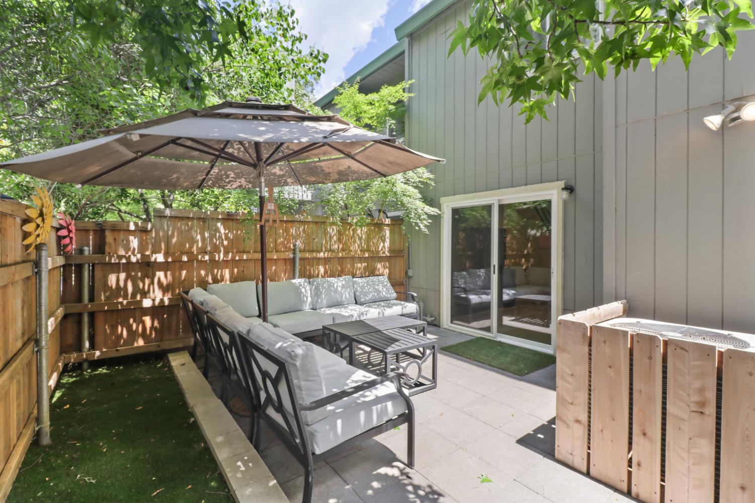 5233 Lake Knoll Lane
