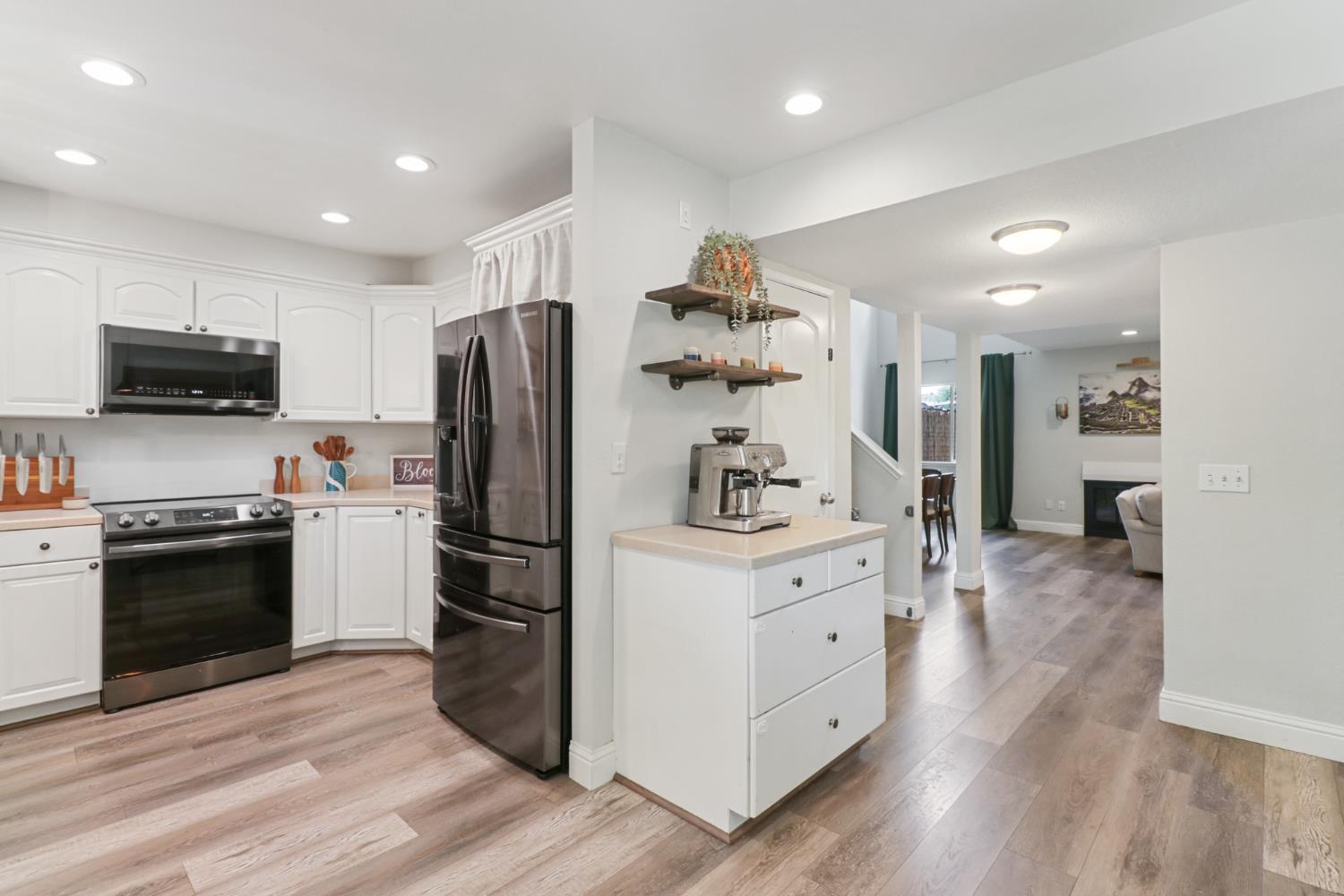 5233 Lake Knoll Lane