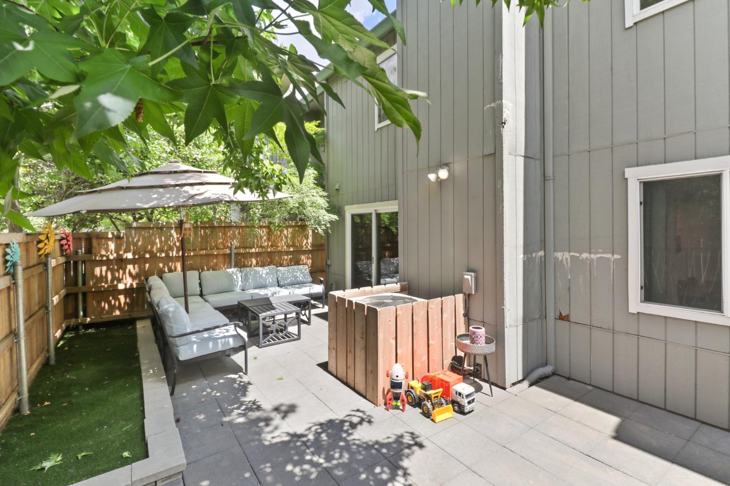 5233 Lake Knoll Lane