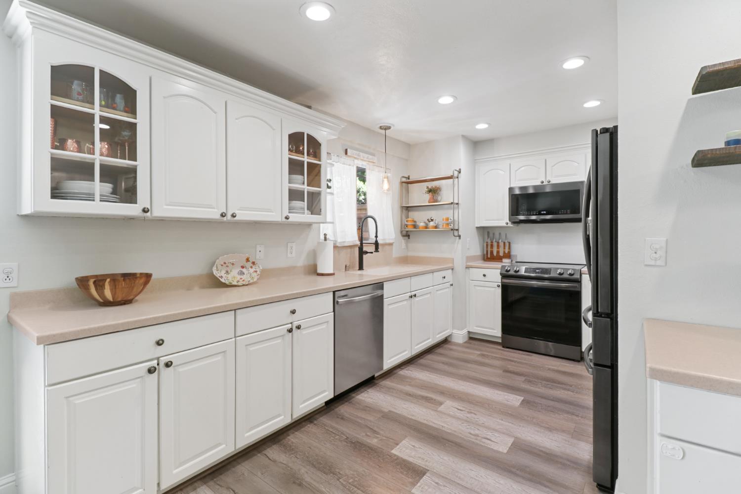 5233 Lake Knoll Lane