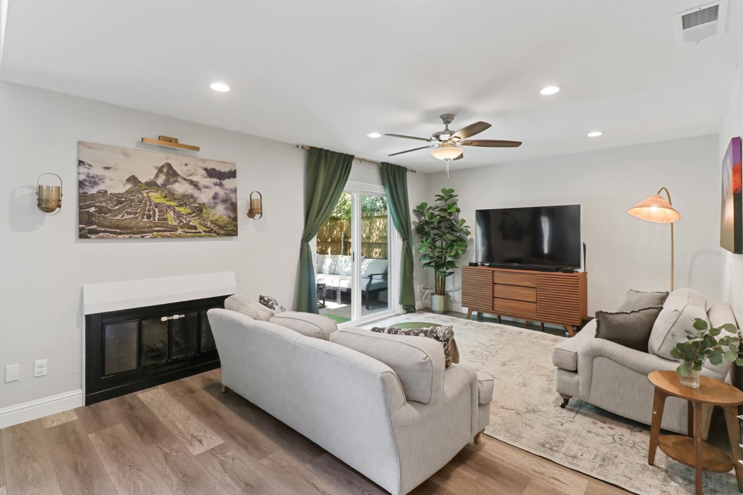 5233 Lake Knoll Lane