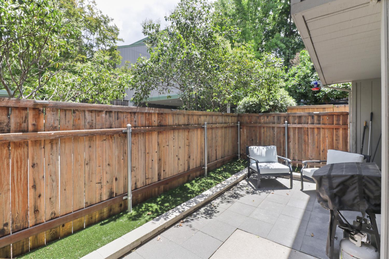 5233 Lake Knoll Lane