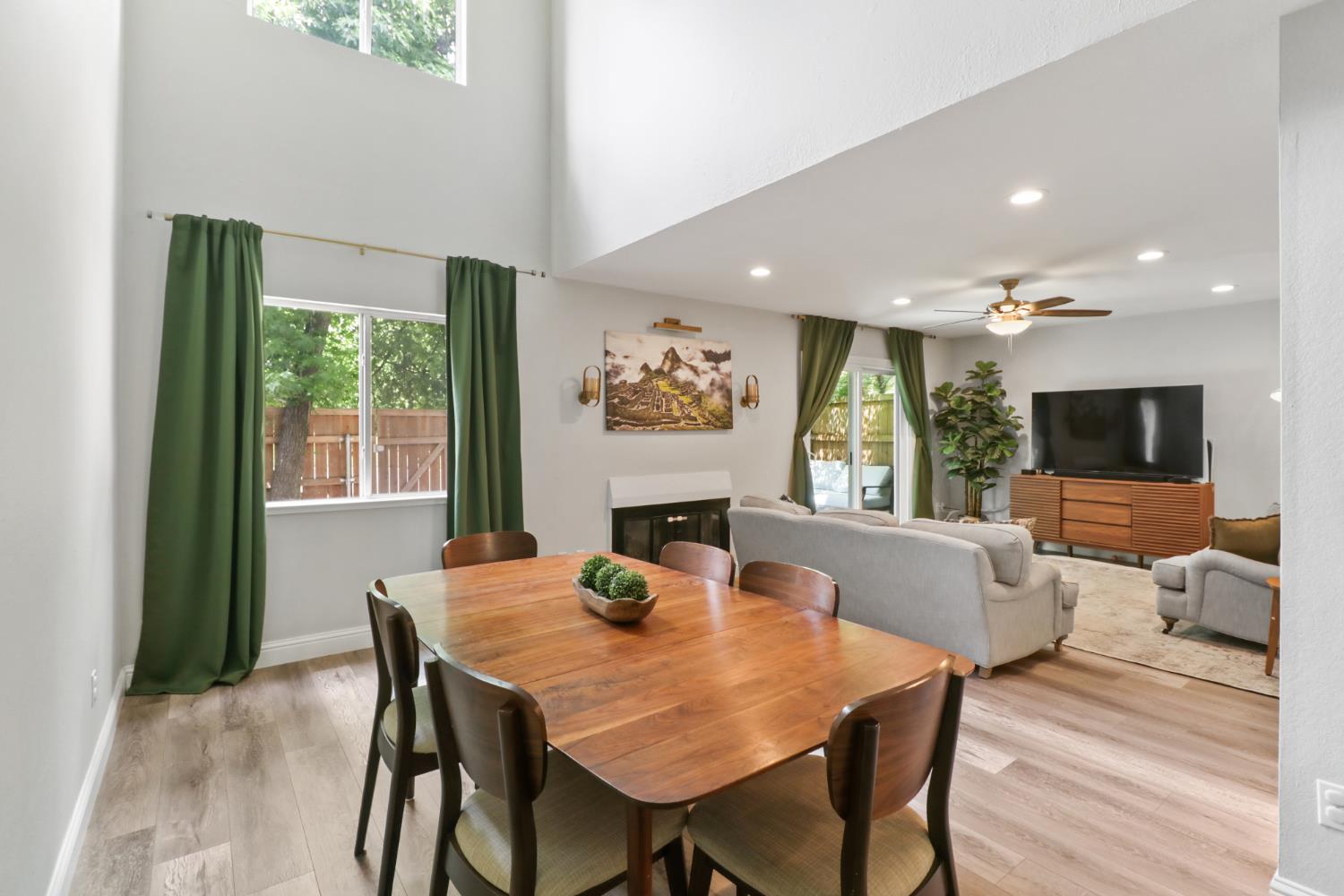 5233 Lake Knoll Lane