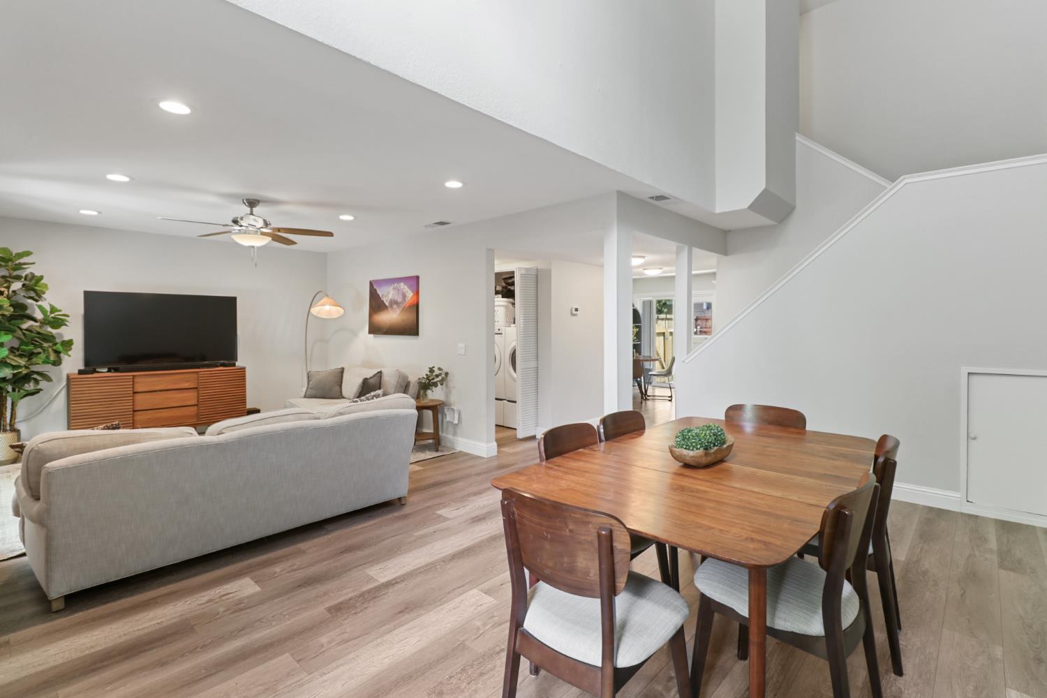 5233 Lake Knoll Lane