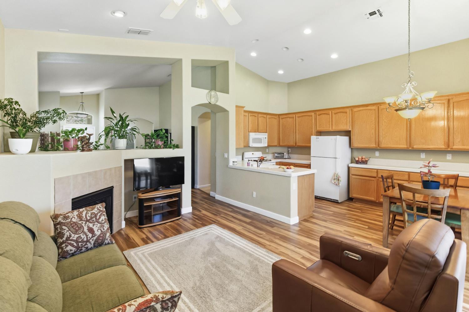 3505 Riojo Way