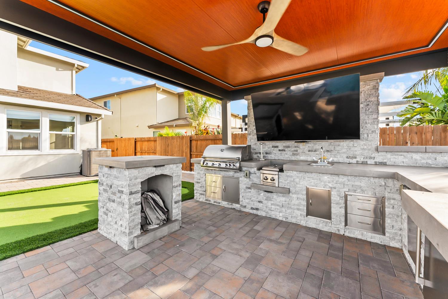 3090 Anastasia Way