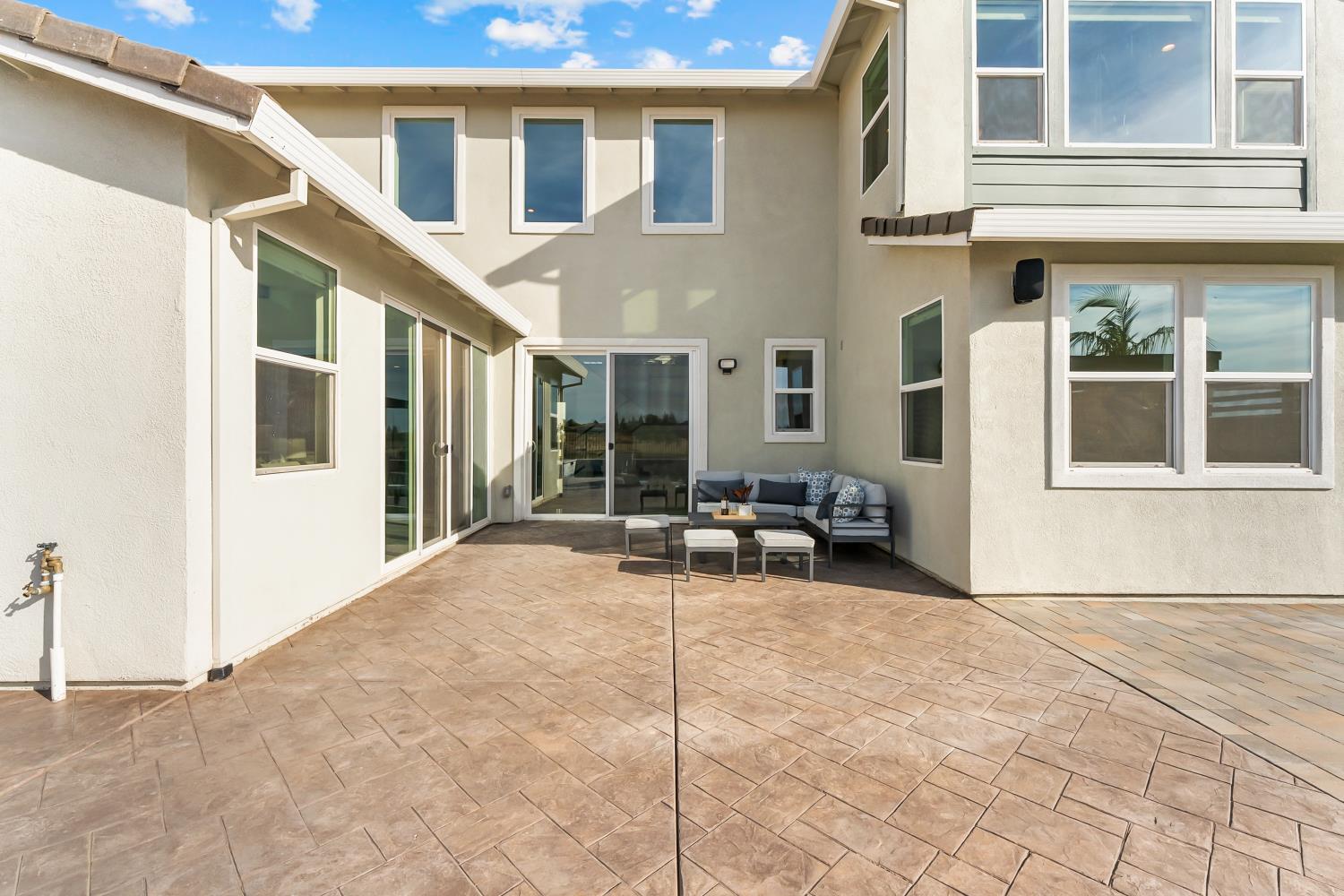 3090 Anastasia Way