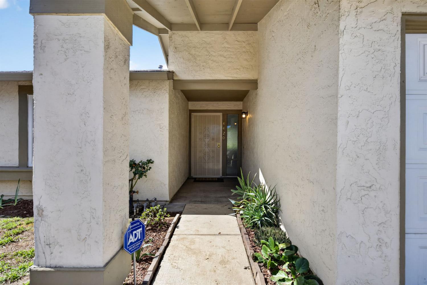 4420 Oxwood Drive