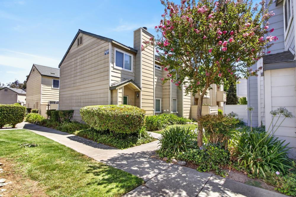 8232 Center Pkwy 54