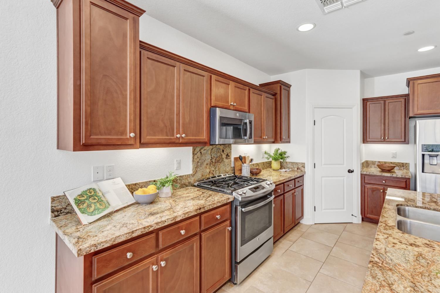 4109 Pingree Lake Way