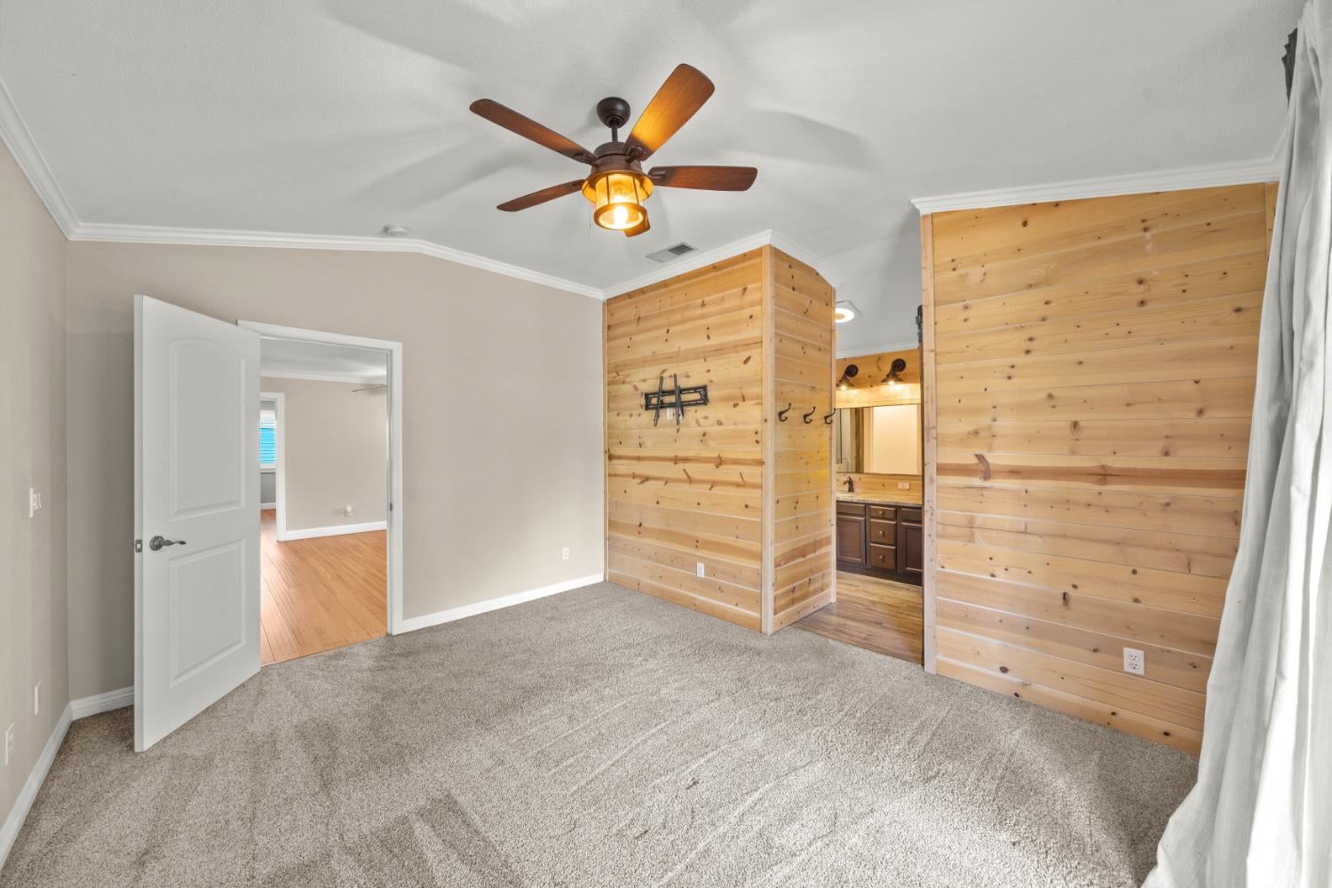 5547 Cabrillo Way