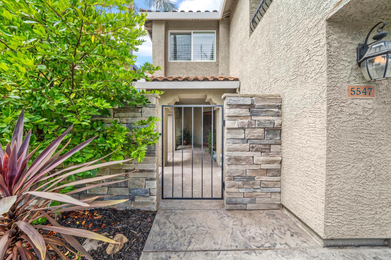 5547 Cabrillo Way
