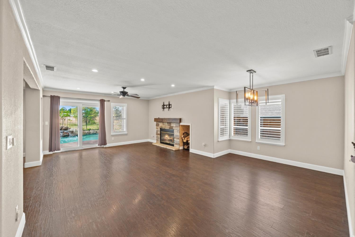 5547 Cabrillo Way