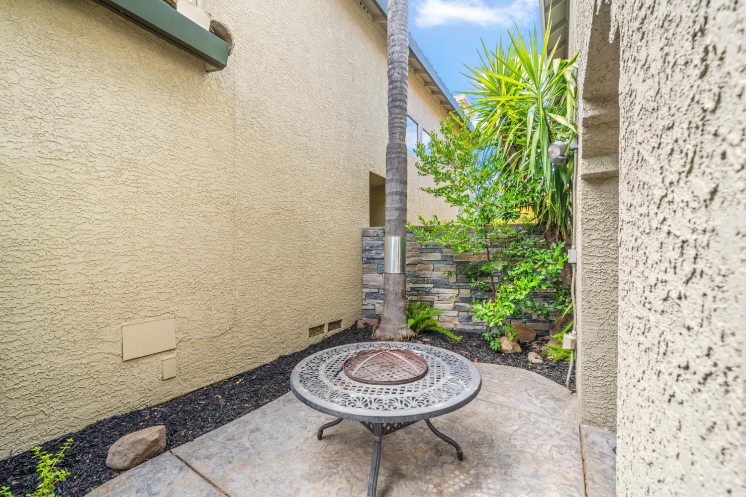 5547 Cabrillo Way