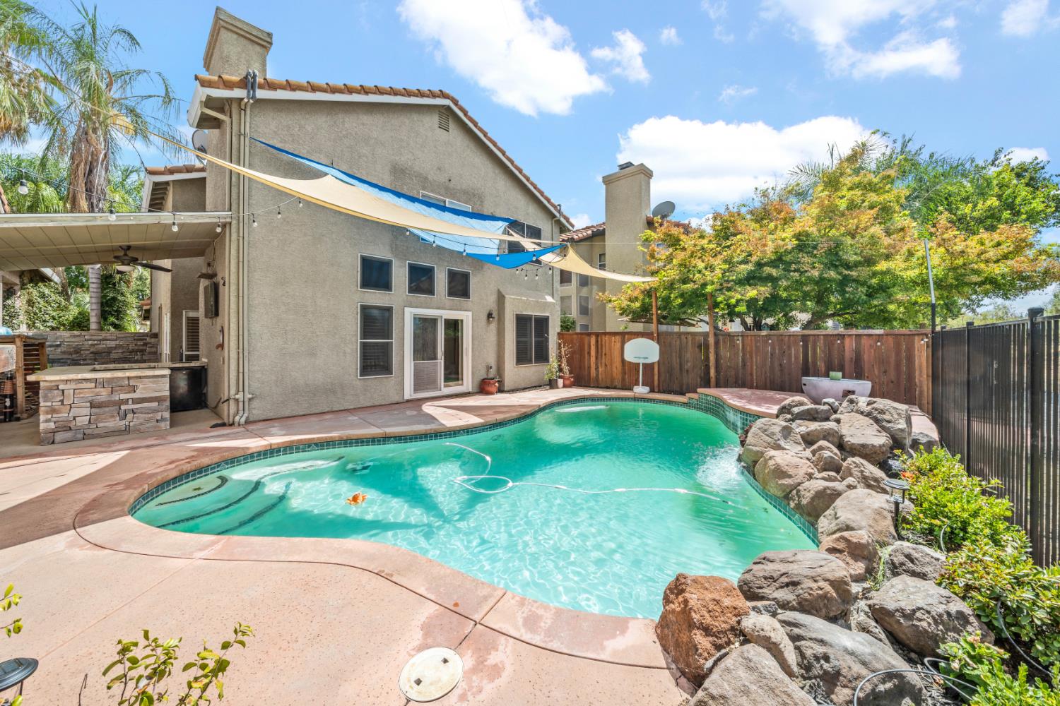 5547 Cabrillo Way