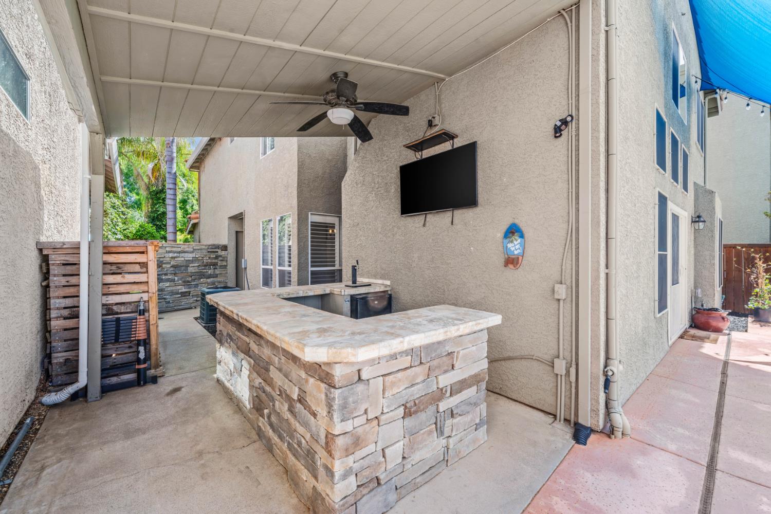 5547 Cabrillo Way