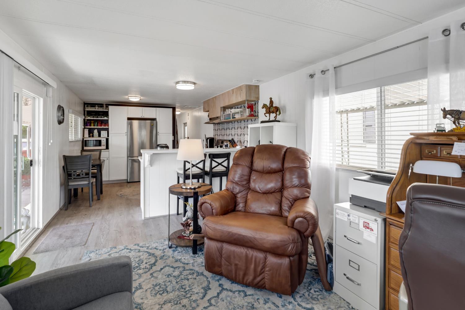129 E Royalwood
