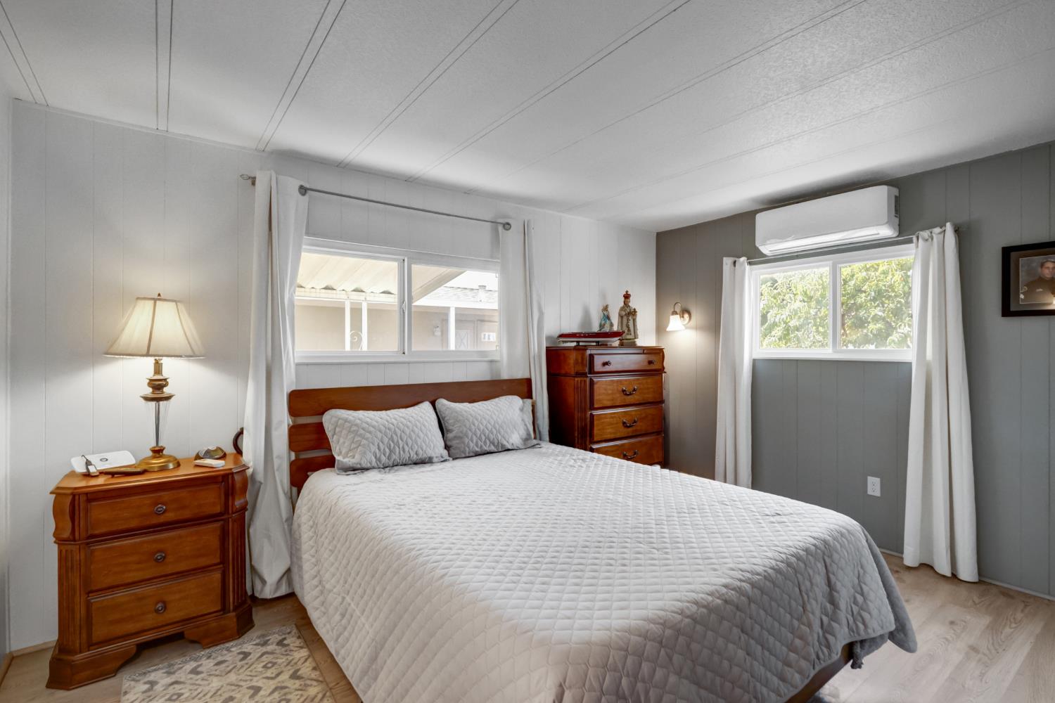 129 E Royalwood