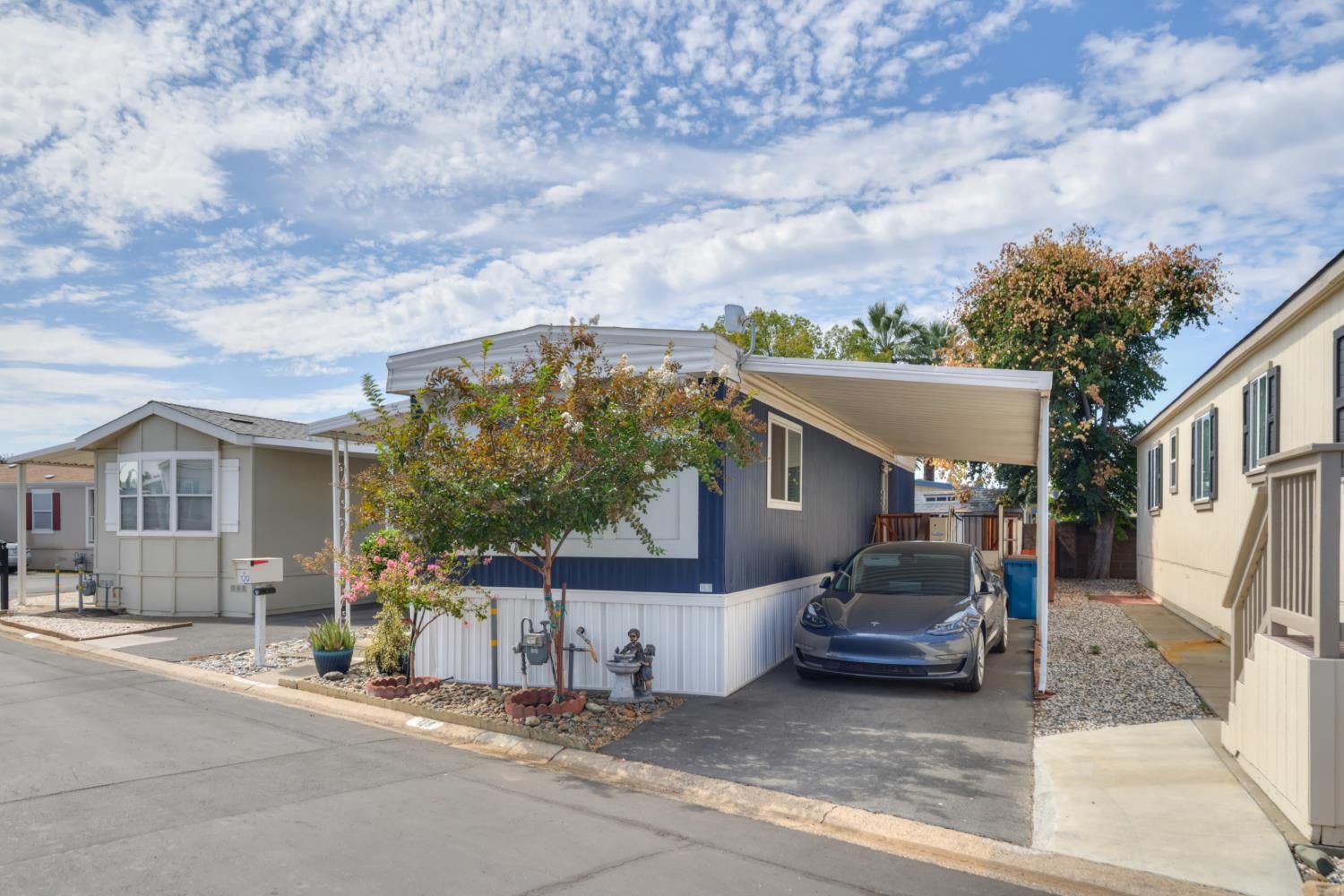 129 E Royalwood