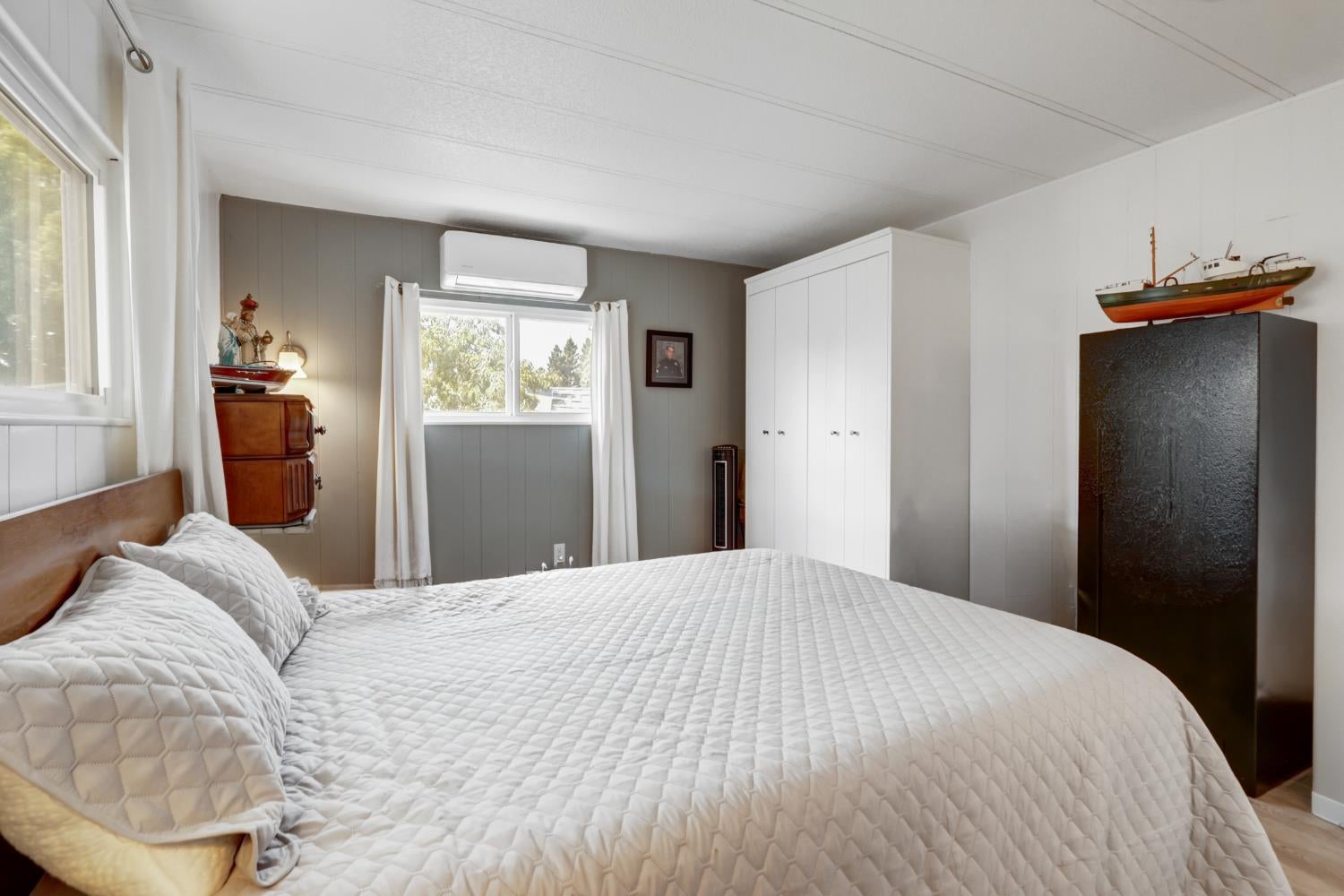 129 E Royalwood