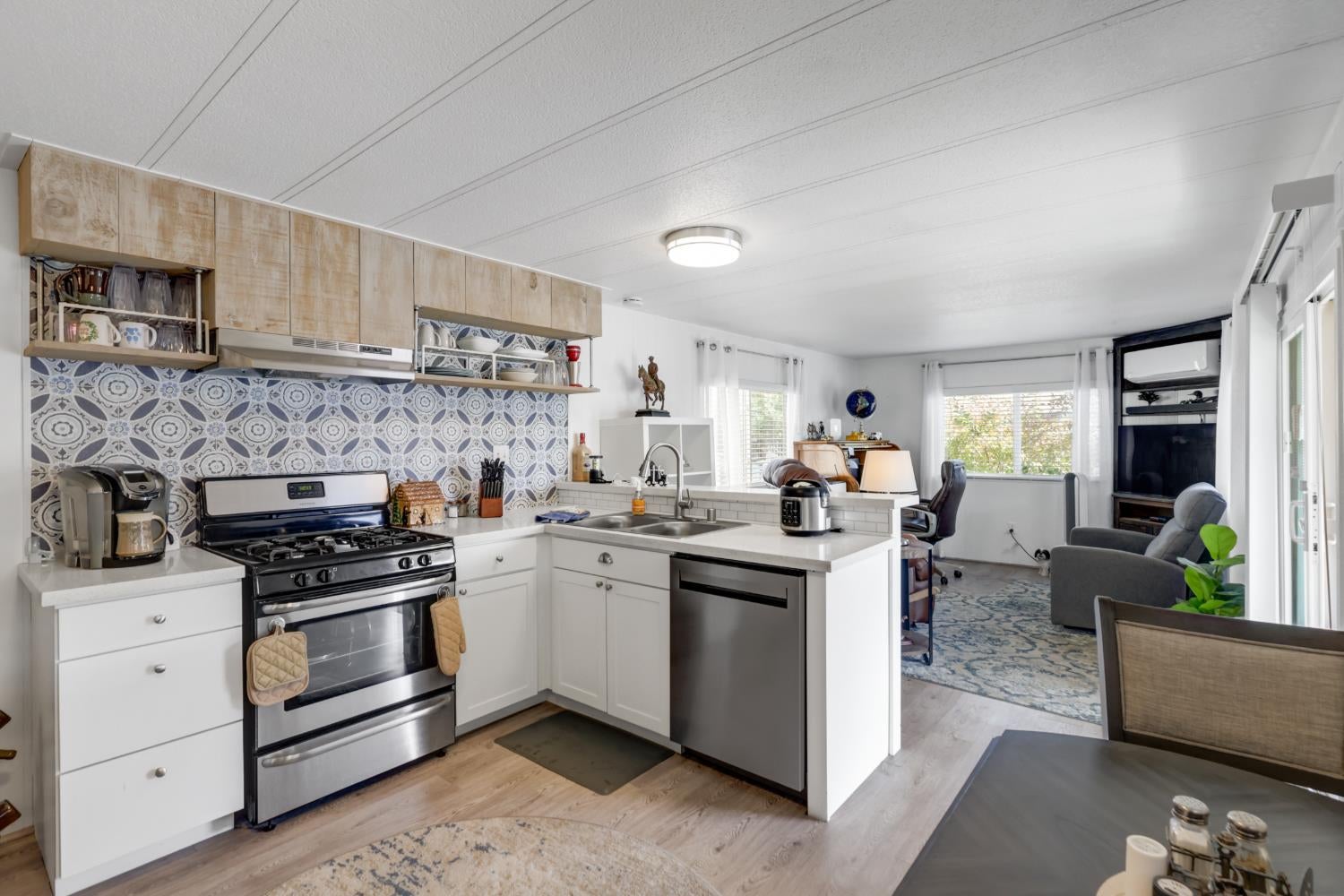 129 E Royalwood