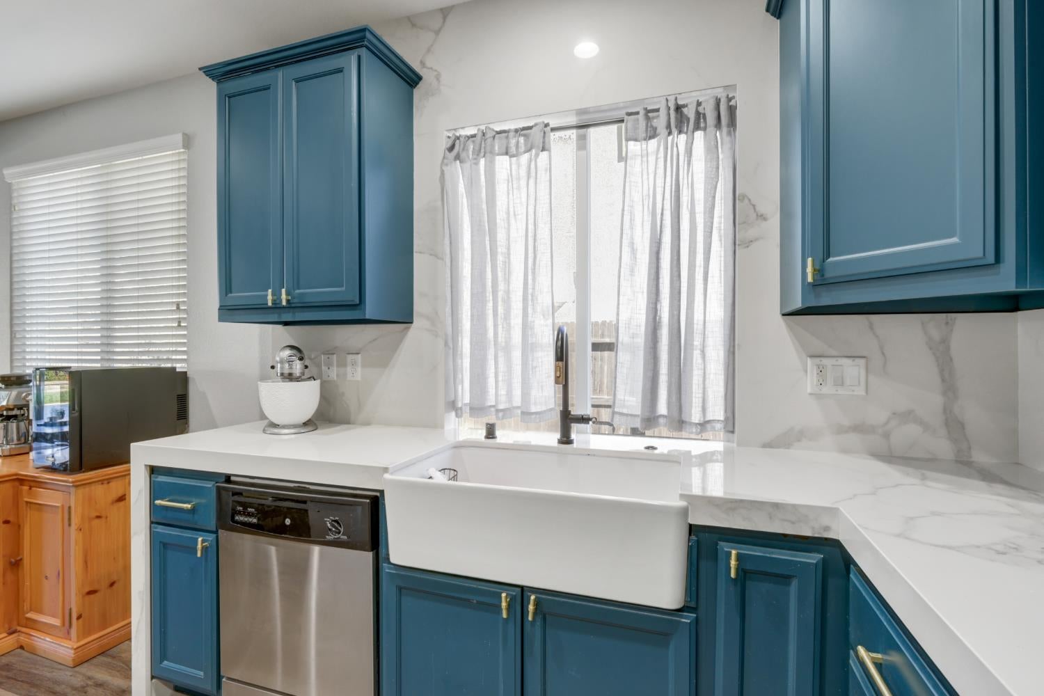 12373 Muir Trail Way