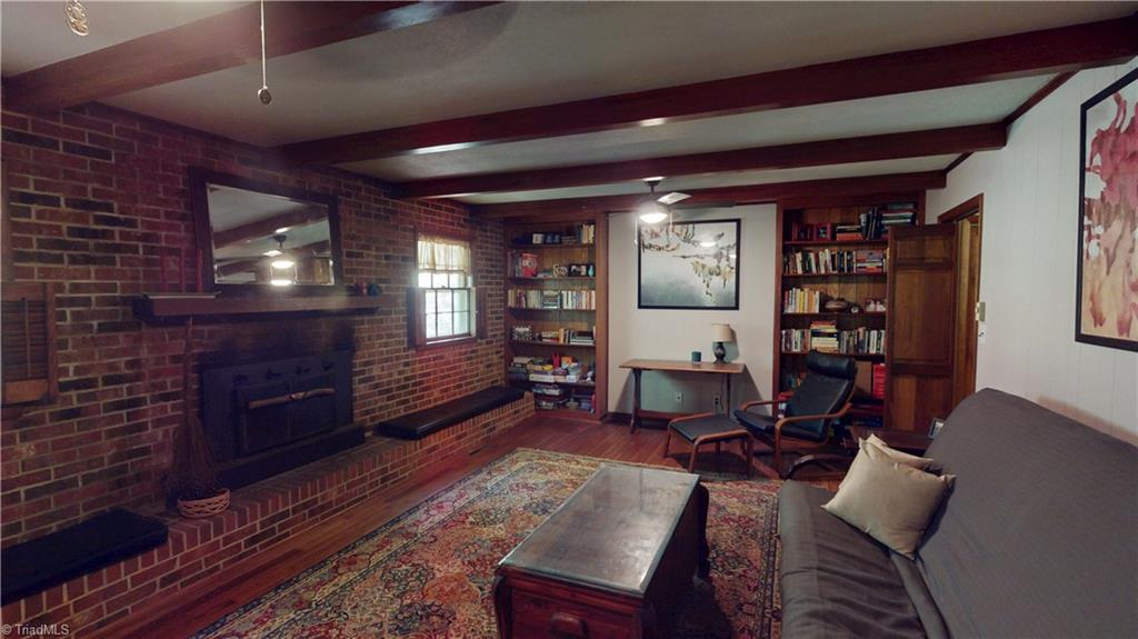 712 Greenhill Road
