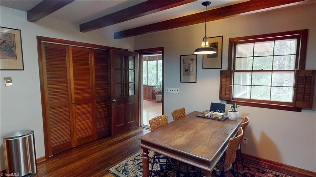 712 Greenhill Road