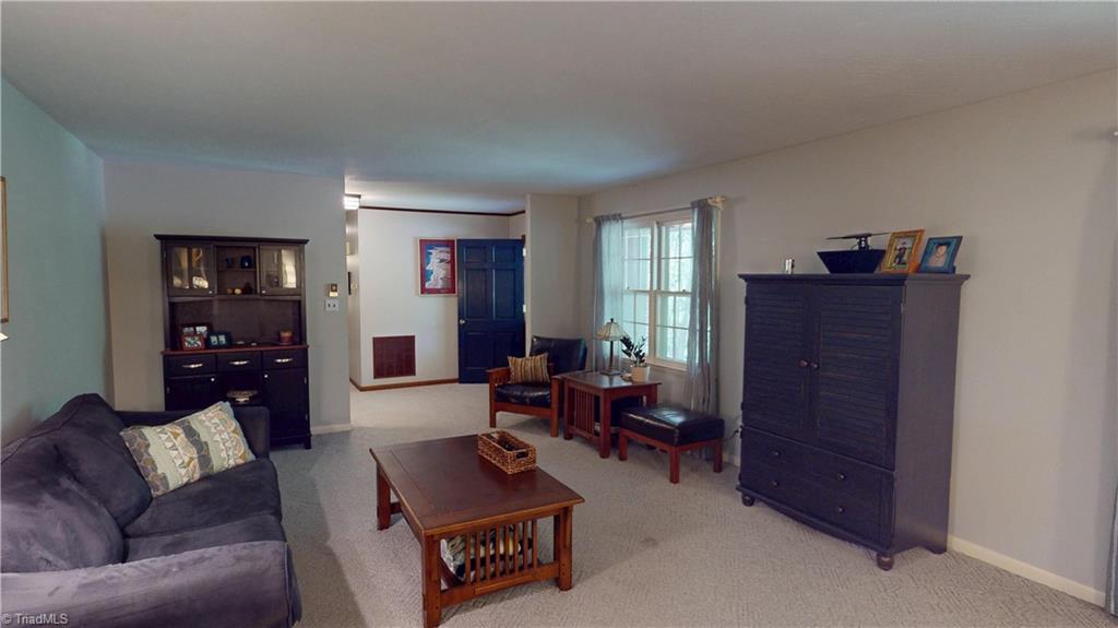 712 Greenhill Road