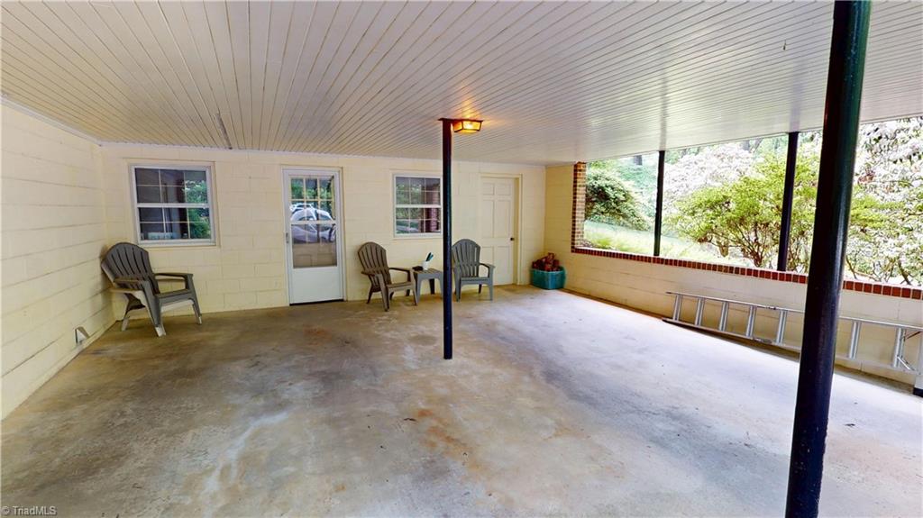 712 Greenhill Road