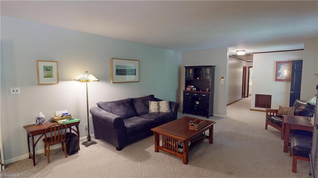 712 Greenhill Road