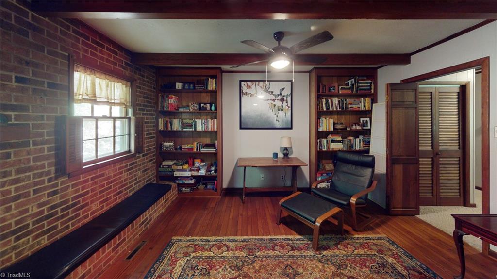712 Greenhill Road