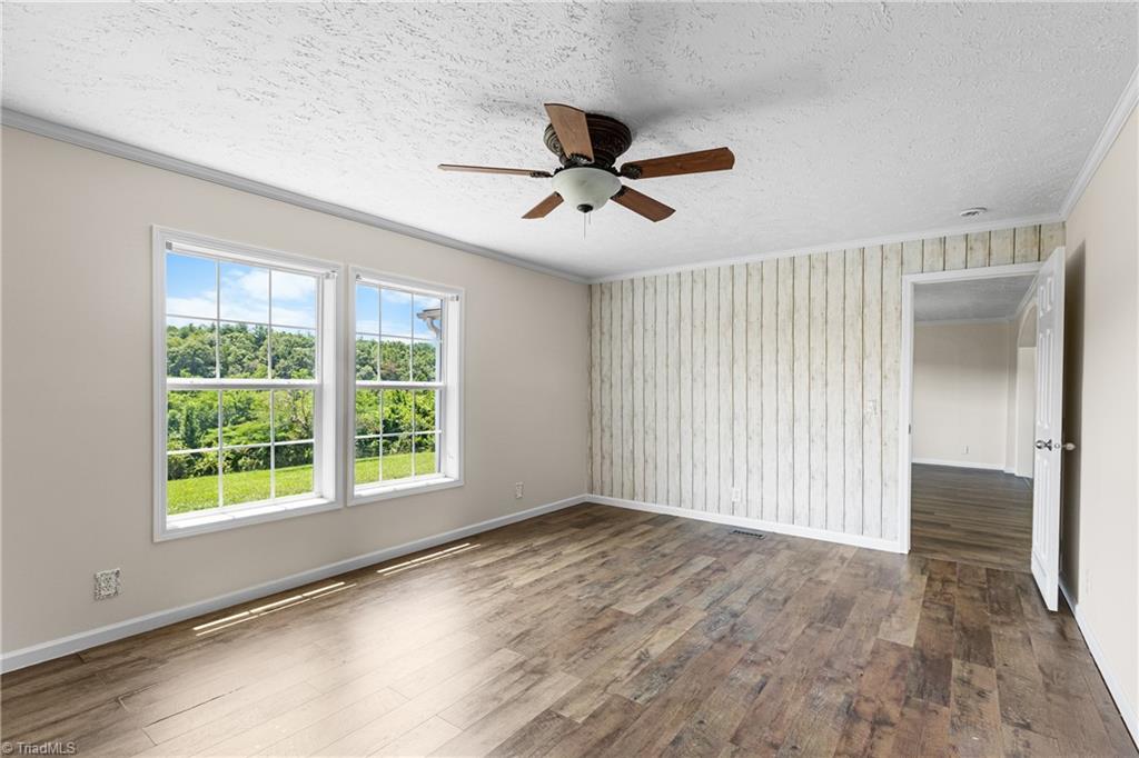 173 Old LowGap Road S