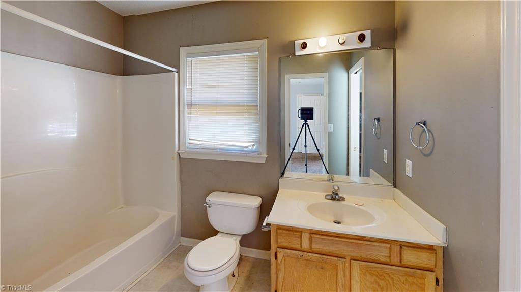 3853 Crusade Drive, Winston-Salem