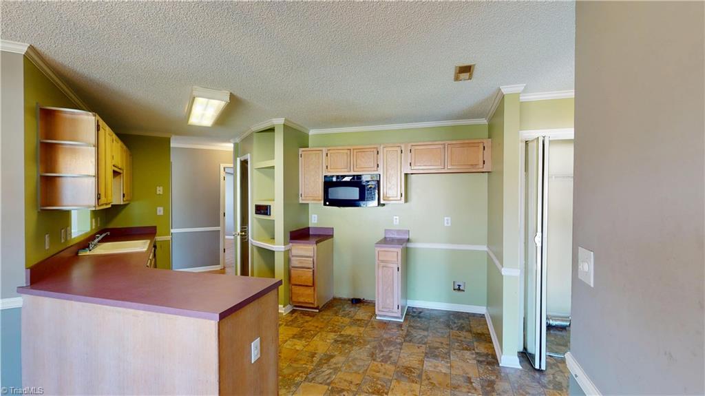 3853 Crusade Drive, Winston-Salem