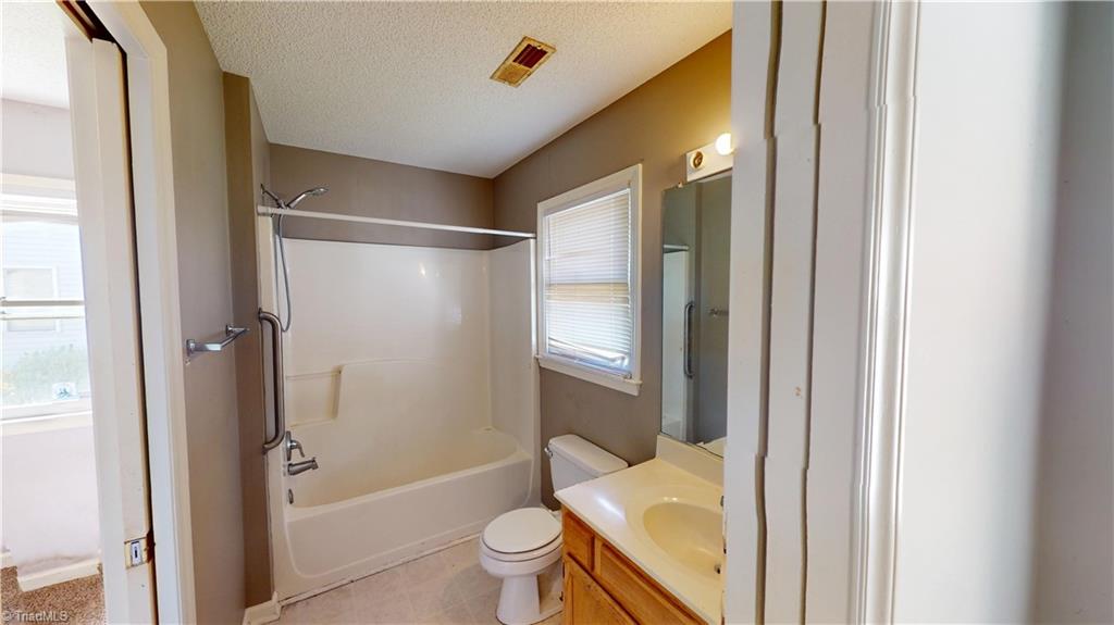 3853 Crusade Drive, Winston-Salem