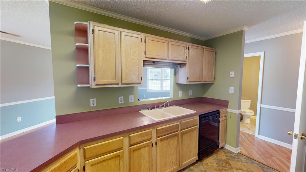 3853 Crusade Drive, Winston-Salem