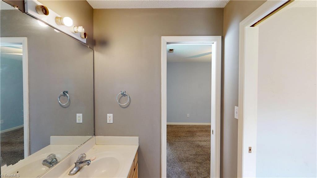3853 Crusade Drive, Winston-Salem